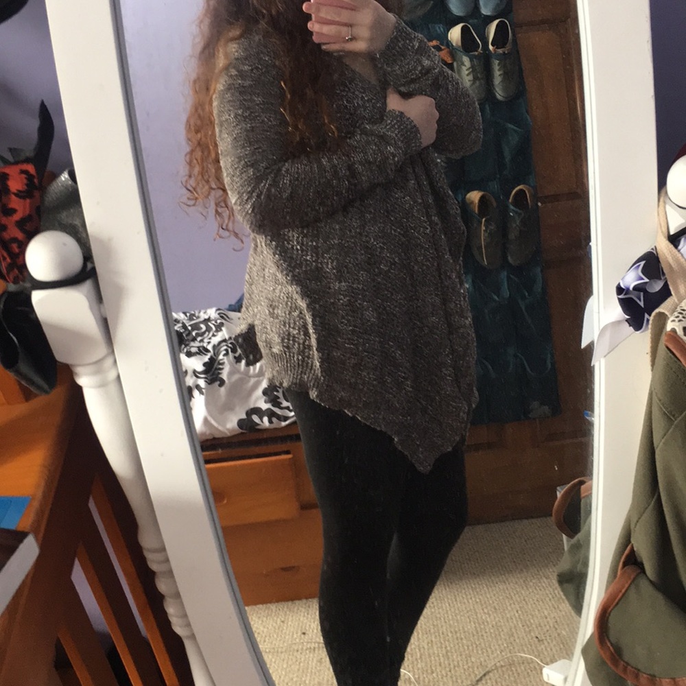 Gray knit cardigan! - Picture 4 of 4